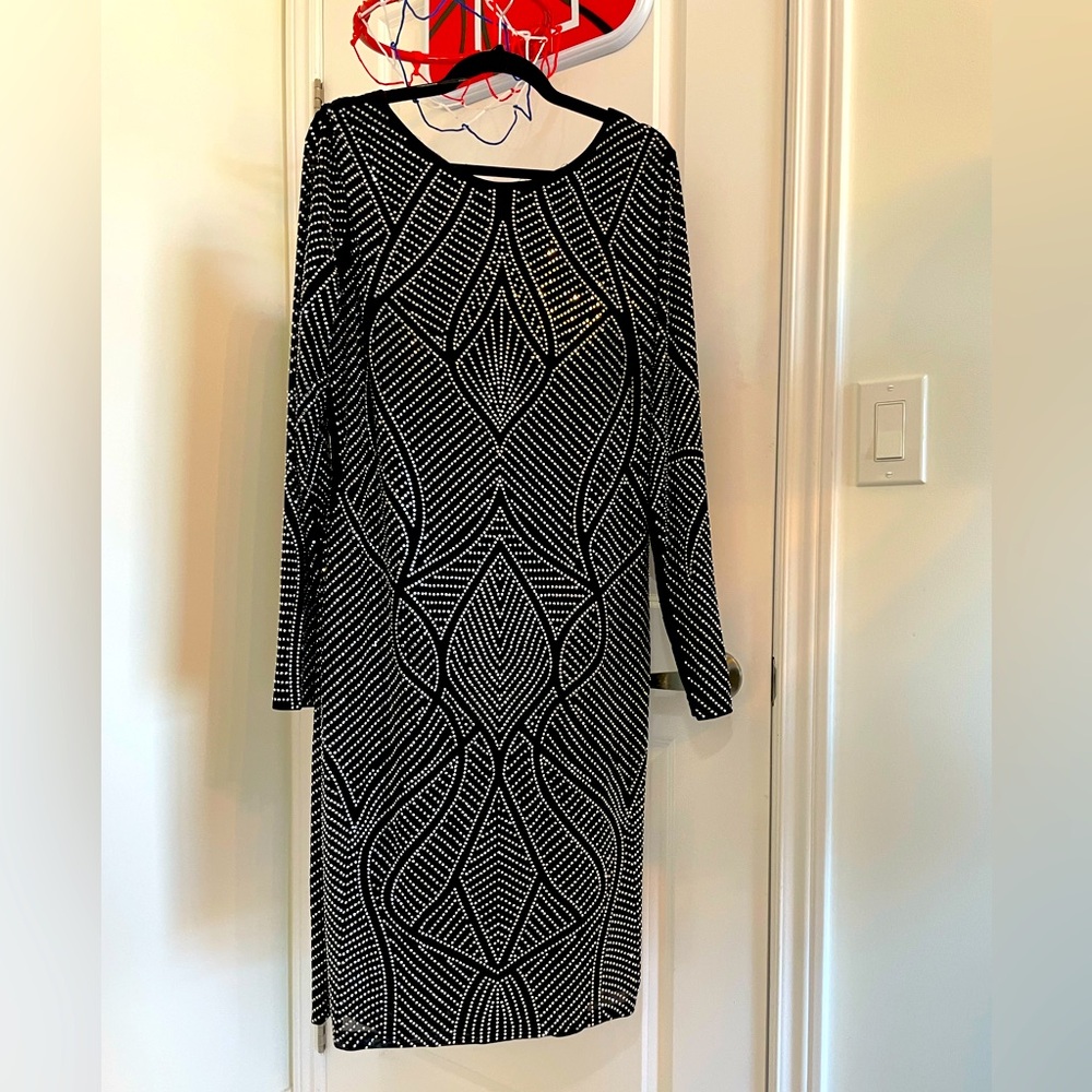 gorgeous dress size 3X fits like a 2X black and sequins